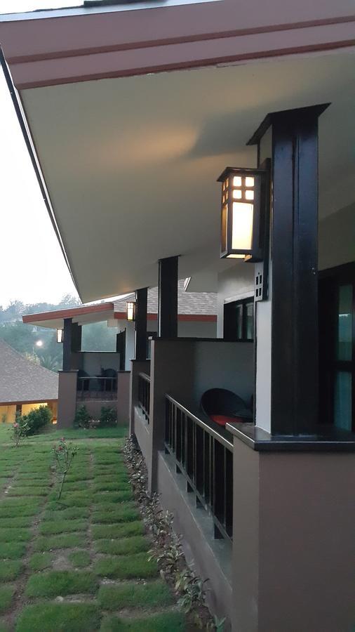 Phu Chom Mork Resort Sangkhla Buri Exterior foto